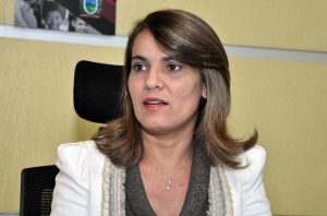 Livânia Farias secretaria