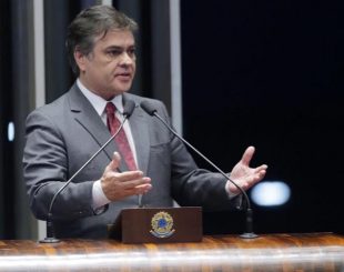 Senador Cássio Cunha Lima (PSDB-PB)