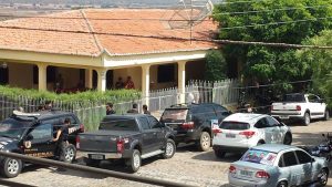 Policiais cercaram residência do prefeito Zé Vieira