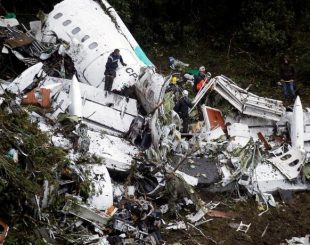 Avião da Lamia caiu próximo ao aeroporto de Medellín (Foto: Agência Reuters)