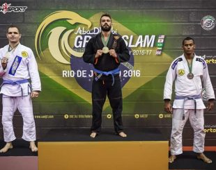 Antônio, no centro, venceu seletiva do Rio